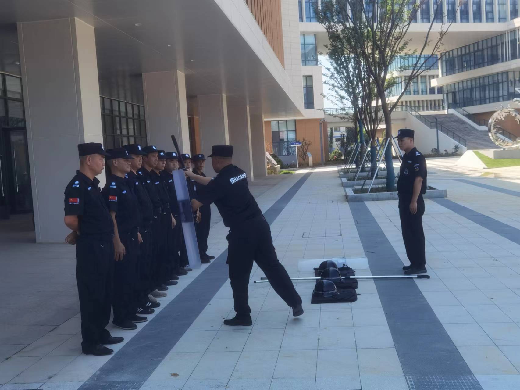 提升安保技能，筑牢安全防线