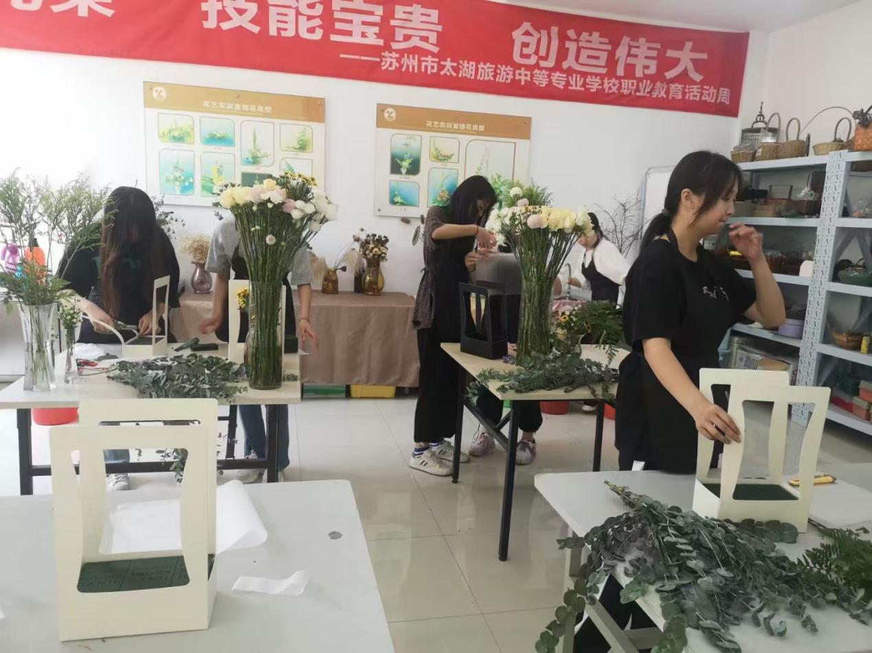 C:\Users\Lenovo\Documents\xwechat_files\a32791208_6205\temp\RWTemp\2025-07\574b5797e6f9772700be12ab46b18fc7\588a6331d240d5587b70a1bc4ee0c9c5.jpg